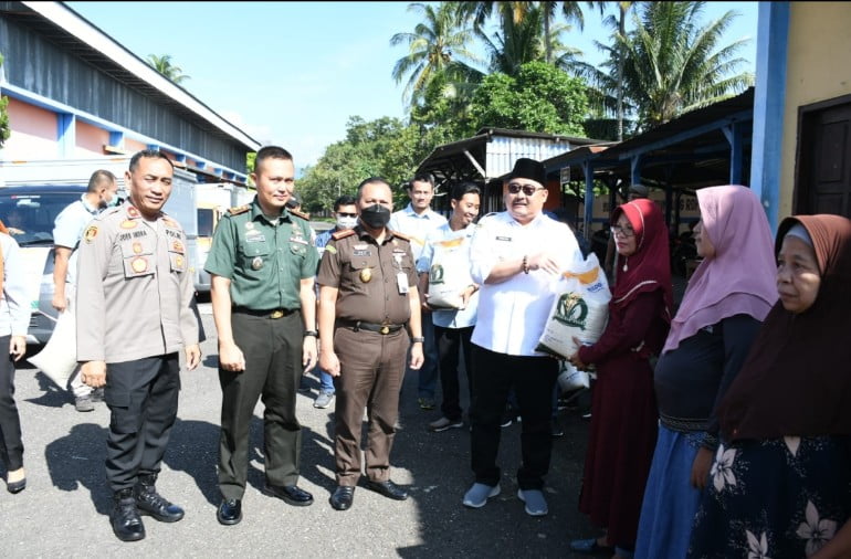 Dandim 0822 Bondowoso Hadiri Lounching Bantuan Pangan Beras