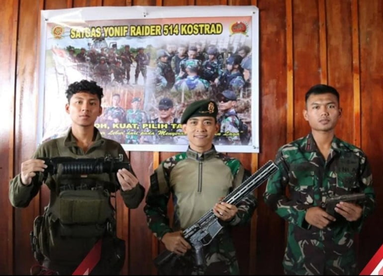 Markas KKB, Prajurit Kostrad Amankan Senjata dan Amunisi