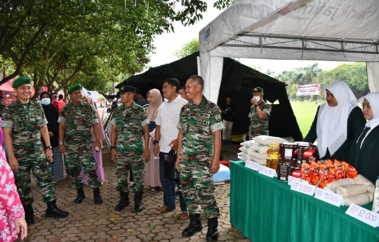 Dandim 0822 Bondowoso Kunjungi Bazar Murah Ramadhan