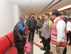 Kapolri Tinjau Bandara Juanda, Minta Pemudik Lapor ke Posko Jika Ada Keluhan