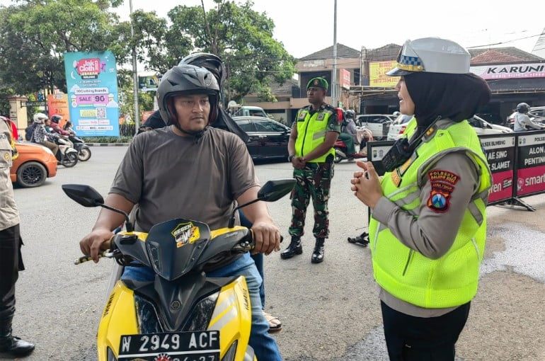 Posyan Polresta Malang Kota Beri Layanan Kepolisian dan Kesehatan, Pemudik Aman dan Berkesan