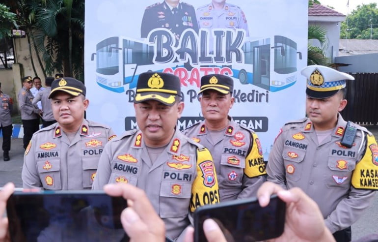 Polres Kediri Lepas 4 Bus Fasilitasi Balik Mudik Gratis ke Jakarta