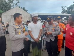 Polisi dan Tim Basarnas Berhasil Selamatkan Tiga Warga Yang Terseret Ombak di Pantai Payangan Jember