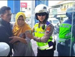 Heroik, Polisi di Malang Bantu Evakuasi Ibu Hendak Melahirkan di Tengah Kepadatan Arus Mudik 