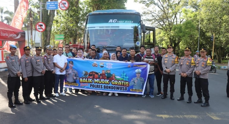 Kapolres Bondowoso Memberangkatkan 5 Bus Dalam Giat Arus Balik Lebaran 1444 H