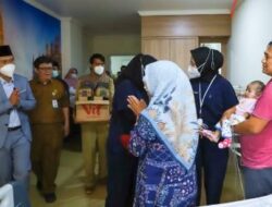 RSUD Kabupaten Bekasi Bagikan Takjil Gratis Kepada Keluarga  Pasien, Selama Ramadhan