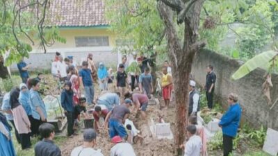 Terlalu Sibuk Mencari Teman Maya, Sampai Lupa Cari Teman di Alam Kubur