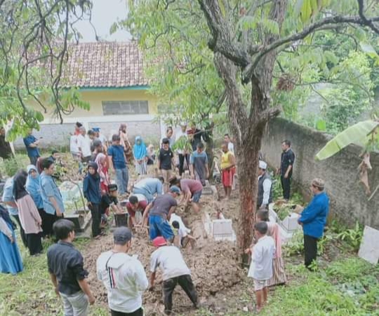 Terlalu Sibuk Mencari Teman Maya, Sampai Lupa Cari Teman di Alam Kubur