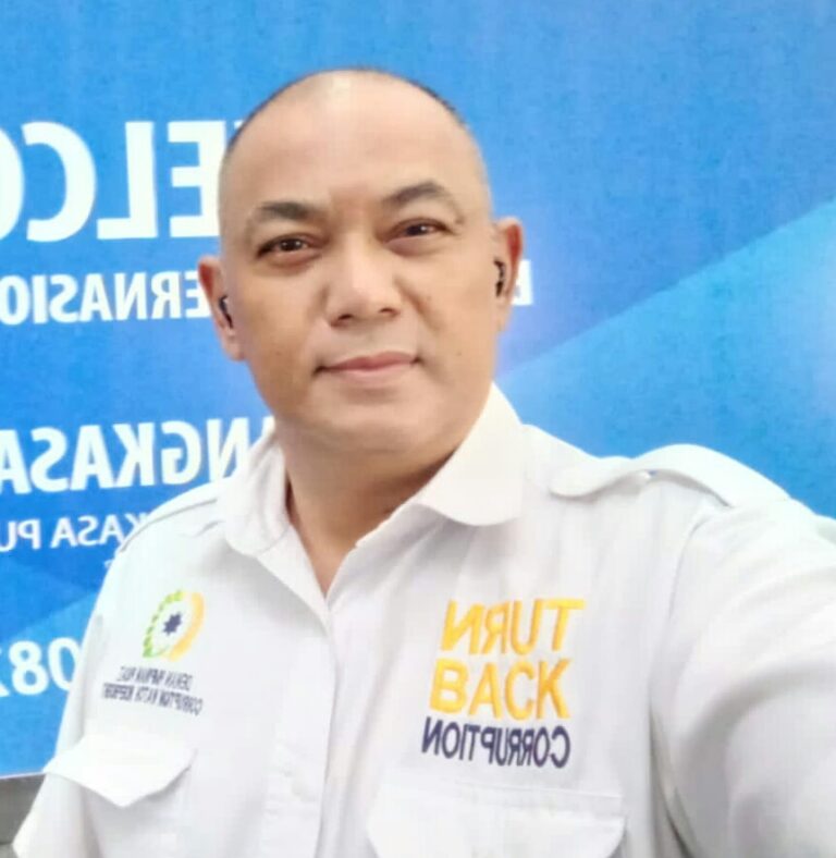 Ketum CWI Pertanyakan Status Tiang Reklame di Margonda Depok yang “Rampas” Pengguna Jalan