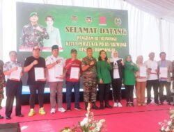 Pangdam III/Siliwangi Mayjen TNI Kunto Arief Wibowo, S.IP., didampingi Ketua Persit KCK PD III/Siliwangi Ibu Mia Kunto Wibowo bersama rombongan melaksanakan kunjungan kerja ke wilayah Kodim 0619/Purwakarta yang dirangkaikan dengan pelayanan publik Bupati Purwakarta.