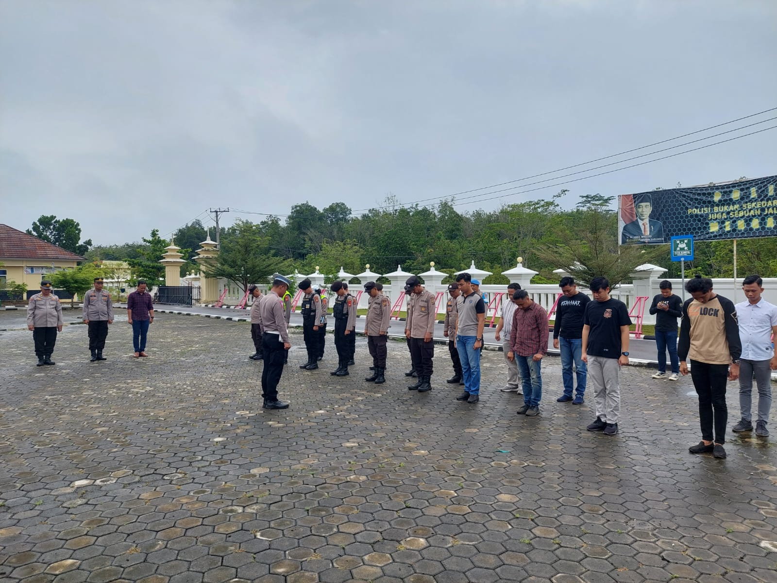 Tim Unit Kecil Lengkap (UKL) Polres Penukal Abab Lematang Ilir (PALI) Melaksanakan KRYD (Razia terpadu)