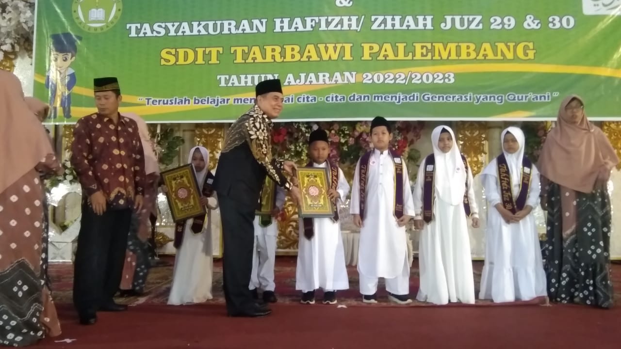 SDIT Tarbawi Palembang Melepas 38 Wisudawan/ Wisudawati Dilanjutkan Tasyakuran Hafizh / Zhah Jus 29 Dan 30