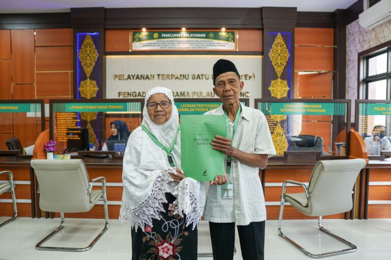 Program Kemensos Hadirkan Sepasang Lansia Untuk Sidang Isbat Nikah di Pengadilan Agama Pulau Punjung