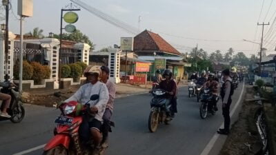 Jajaran Polres Pali Menggelar Kegiatan Pengatur Lalu Lintas Di Seluru Titik Rawan Lakalantas