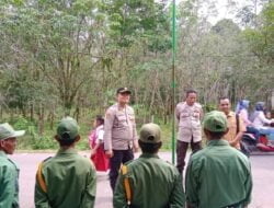 Kapolsek Tanah Abang Menggelar Pengecekan Pos keamanan Satlinmas