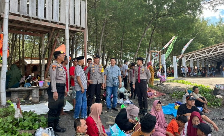 Libur Lebaran, Polisi Banyuwangi Siaga di Tempat Wisata Jamin Aman dan Nyaman Warga