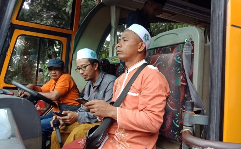 Pengurus IKSASS Kecamatan Tamanan dan Jambesari Kawal Puluhan Santri (BAJA) ke Ponpes Salafiyah Syafi'iyah Sukorejo.