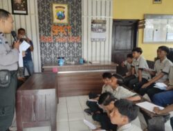 Polsek Taman Krocok dikunjungi SMPN 1 Taman Krocok Guna Lebih Mengenal Polisi Dalam Tugas Sehari-hari