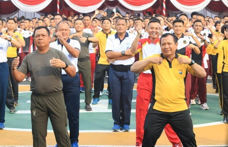 Polda Jatim dan Seluruh Jajaran Gelar Olahraga Bersama TNI Tingkatkan Sinergitas