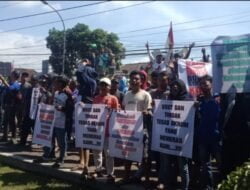 AKSI DEMO, Ribuan Petani Kecamatan Sempol Banjiri DPRD dan Pemda Bondowoso. 