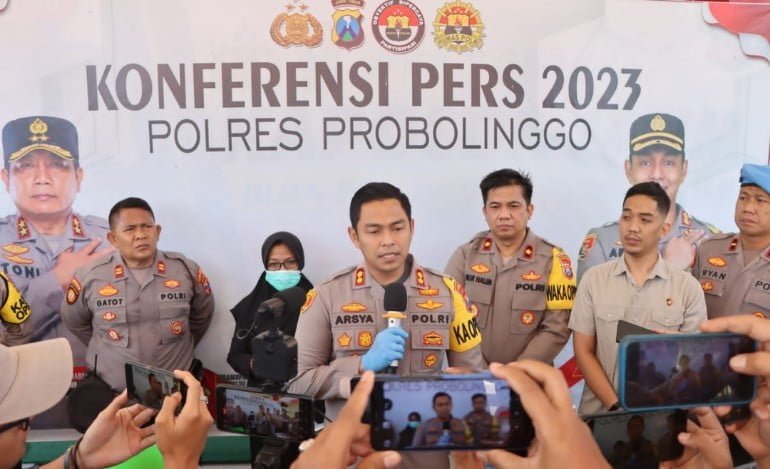 Polres Probolinggo Ungkap Kasus Pembakaran Mobil di Kotaanyar, Komplotan Pelaku Berhasil Diamankan