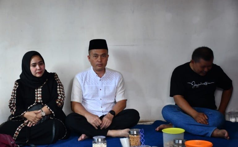 Bentuk Empati, Dandim 0822 Bondowoso Bersama Ketua Persit Takziah Ke Almarhum Sertu Sugeng