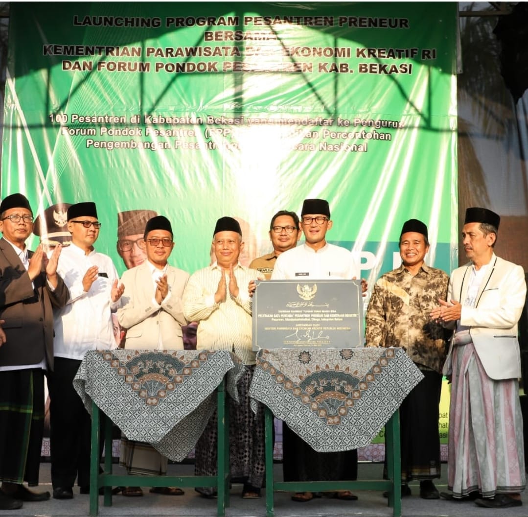 Diresmikan Menparekraf, 100 Pesantren di Kabupaten Bekasi Jadi Percontohan Program Pesantrenpreneur