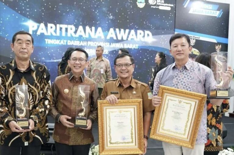 Komitmen Terhadap Jaminan Sosial Ketenagakerjaan, Pemkab Bekasi Raih Patritrana Award