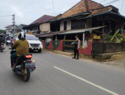 Polres Pali Menggelar Kegiatan Strong Point Dengan Melakukan  Pengaturan Lalu Lintas