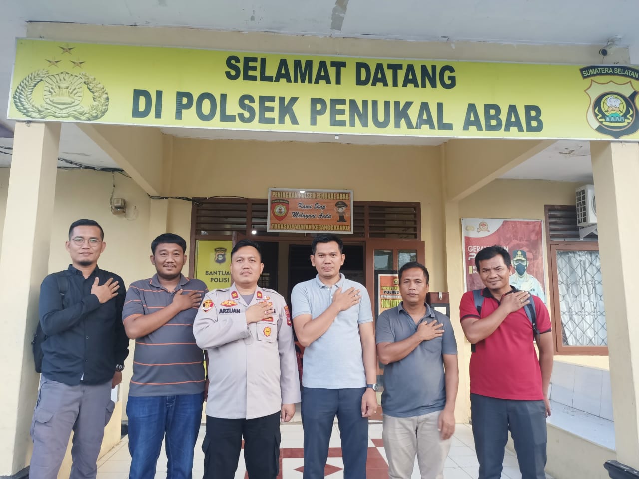 Kapolsek Penukal Abab IPTU Arzuan SH, Menerima kunjungan ketua Panitia Pemilihan Kecamatan (PPK) Penukal