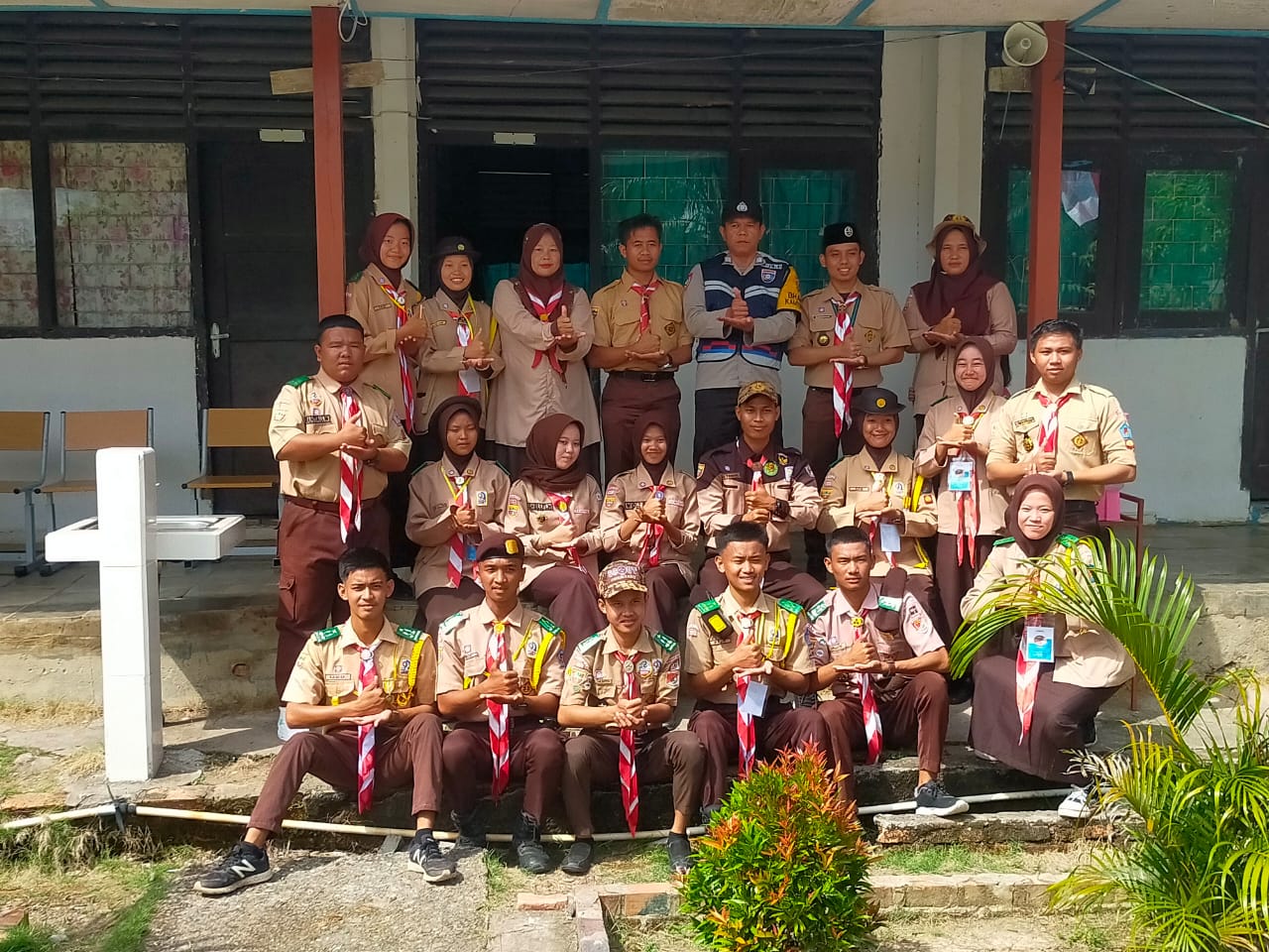 Kapolsek Penukal Utara Melakukan Monitoring Perkemahan di SMP 1 Desa Prabumenang
