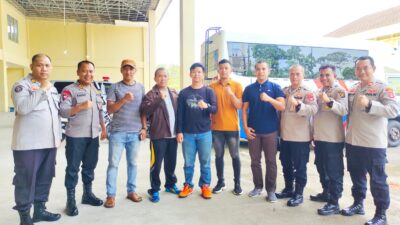 Kapolres Lepas Kontingan Badminton Polres Pali