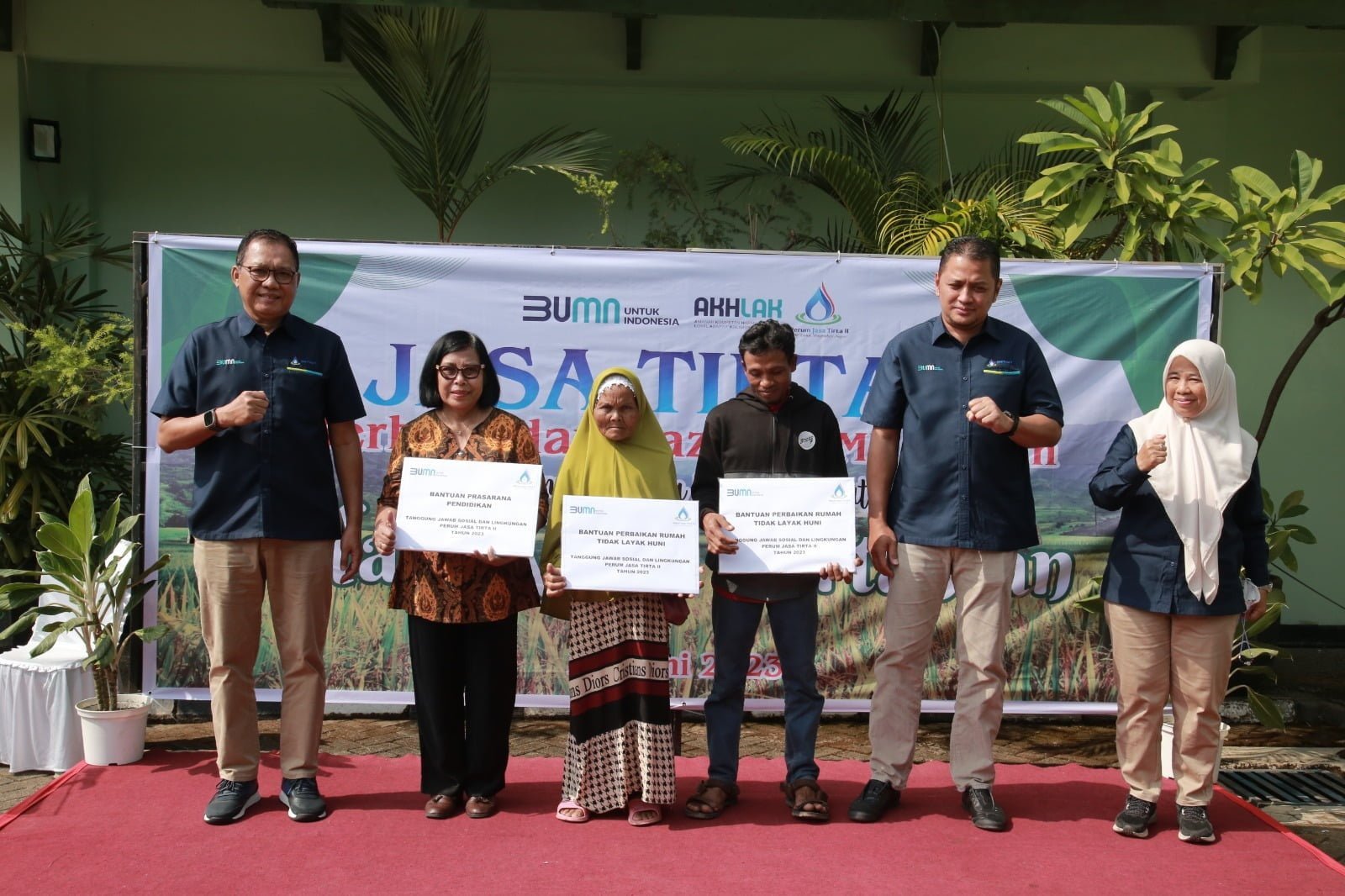 Jasa Tirta II Berbagi dan Bazar UMKM dalam rangka Memperingati Hari Krida Pertanian