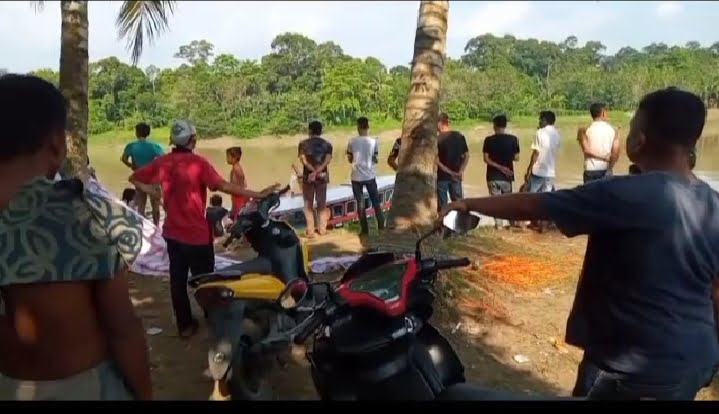 Masyarakat Desa Tanah Abang Pali Melakukan Penyetopan Tongkang Batu Bara Yang Melintas Di Aliran Sungai Lematang