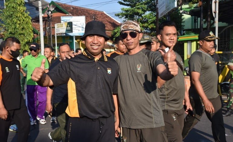 Sinergitas TNI/POLRI Di Bondowoso Dalam Meriahkan JJS HUT Ke-77 Bhayangkara