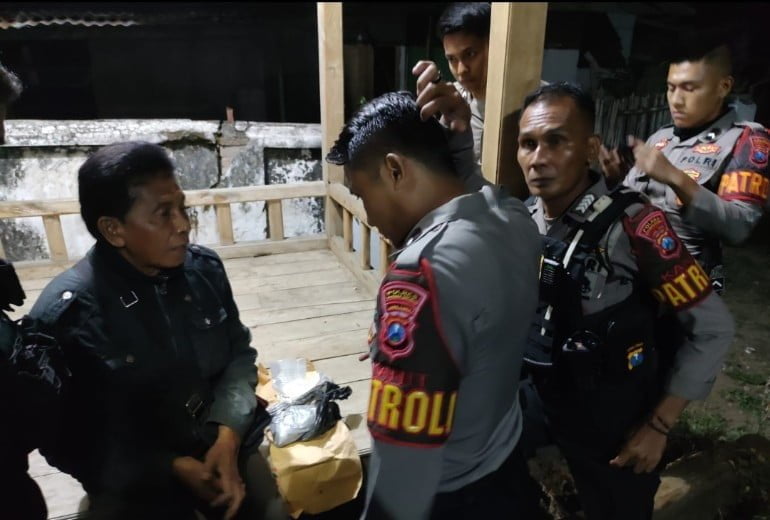 Patroli Polres Probolinggo Berhasil Mengamankan Serbuk Mesiu Bahan Pembuatan Petasan 