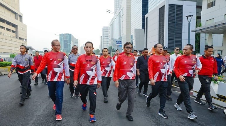 Fun Walk dengan Lintas Elemen, Kapolri Gaungkan Jaga Persatuan-Kesatuan Bangsa