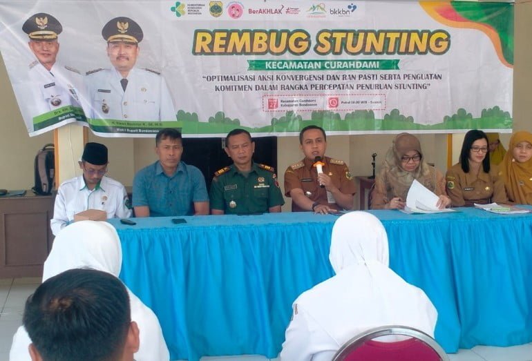 Wujudkan Generasi Sehat, Danramil Curahdami Hadiri Rembuk Stunting