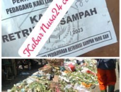 Para pedagang menolak pengangkutan sampah yang di lakukan paguyuban pedagang kaki lima kabupaten Bekasi.