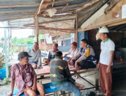 Kapolsek Penukal Abab IPTU Arzuan. SH Melakukan  Kegiatan Jum’at Curhat