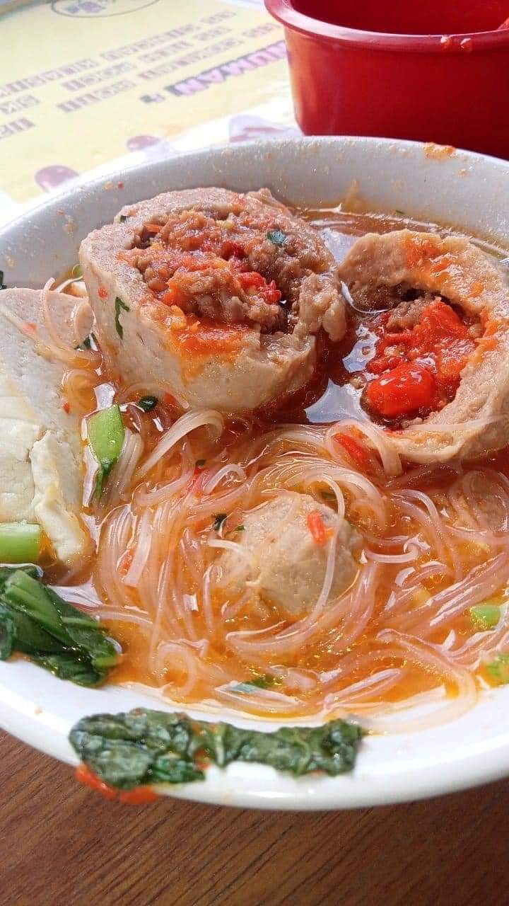 Bakso Muncrat Bang Kumis, Lengkap dengan Aneka Hidangan Bak Mie Jagoan, di Pasar Kobak Lompong