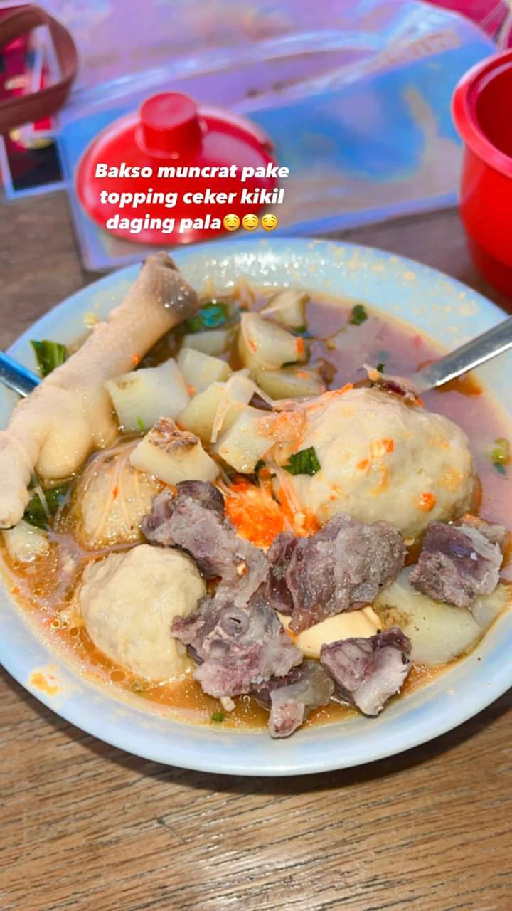 Bakso Muncrat Bang Kumis, Lengkap dengan Aneka Hidangan Bak Mie Jagoan, di Pasar Kobak Lompong