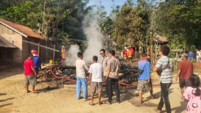 Sijago Merah Mengamuk, Hanguskan Satu Rumah