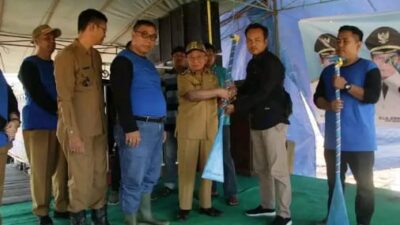 Pemerintah Kabupaten PALI Berikan Bantuan Penangkap Ikan Dan Penaburan  Bibit Ikan Di Sungai Penukal Desa Air Itam