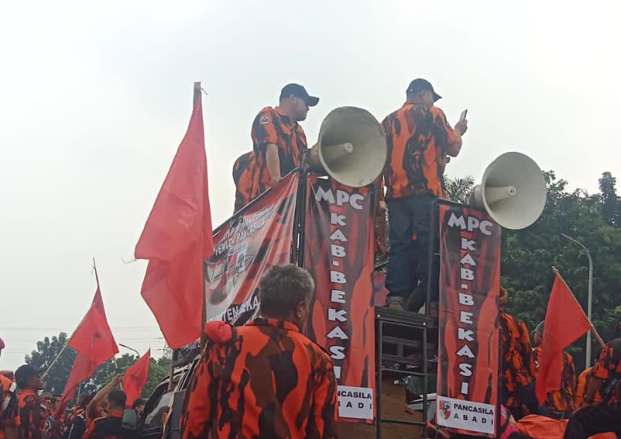 Ribuan Massa Pemuda Pancasila Kabupaten Bekasi Gelar Aksi Damai di Depan PT TBINA