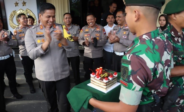 Kapolres Bondowoso Mendapatkan Ucapan HUT Bhayangkara ke 77 Dari Subden POM dan Batalyon 514/R