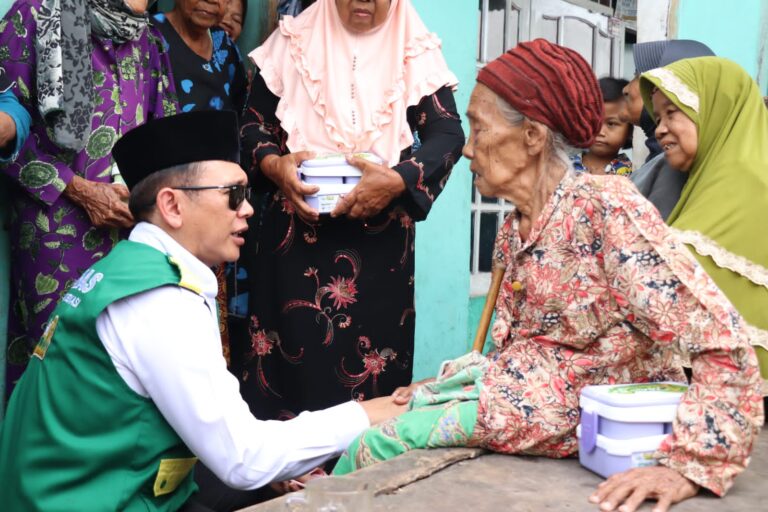 Setahun Program Bekasi Permata, Tingkatkan Kesejahteraan Kaum Dhuafa dan Renta