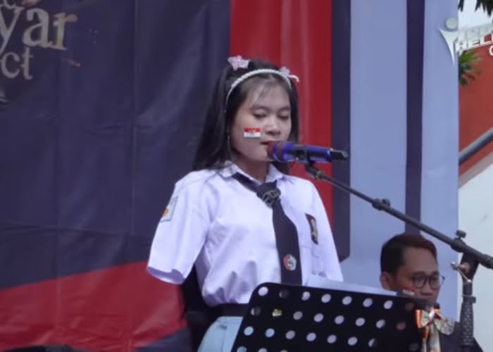VIRAL! Santi Suryani Pelajar Disabilitas Banjir Pujian Usai Menyanyikan Lagu Nemen, Netizen: Mantap Suaranya