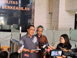 Tim Penyidik Geledah Rumah Dinas Menteri Komunikasi dan Informatika dan Kantor Kementerian Komunikasi dan Informatika