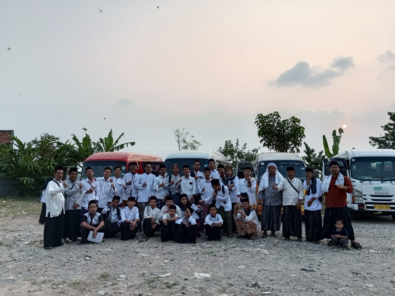 Ziarah Kubur Tahun Ajaran Baru Santri Al-abadiyah Cibogo Teladani Ahlak Mulia
